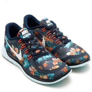 Really unique floral Nike free runs